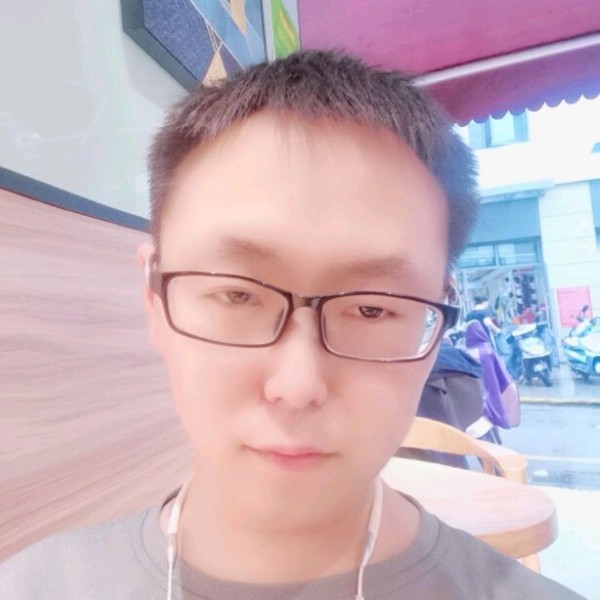 清秀蹙眉煎饼的照片