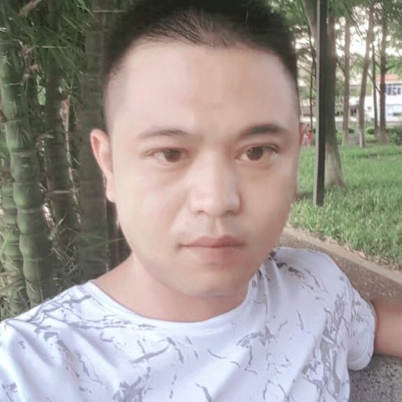 恬静笑眼睛的照片