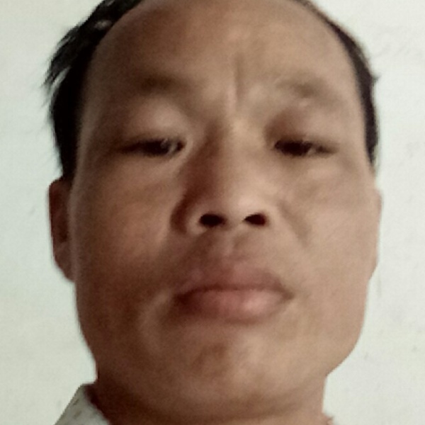 冰冷长街的照片