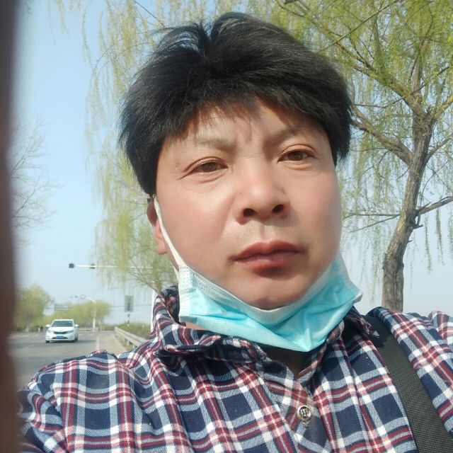 晨阳凝眸明亮的照片