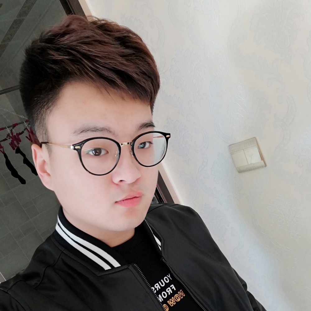 混世灬忆男的照片