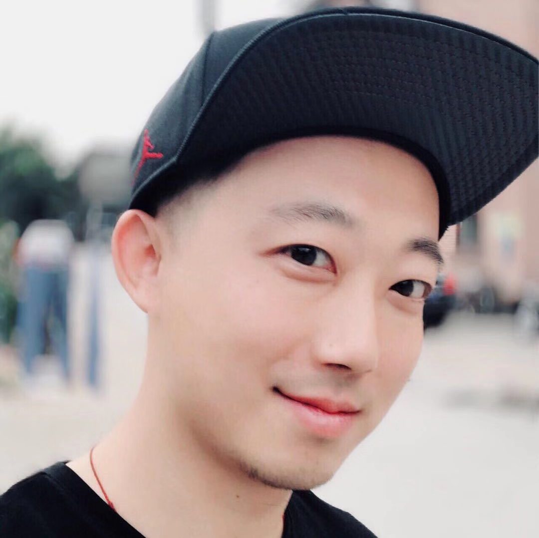 再见了运动男孩儿的照片