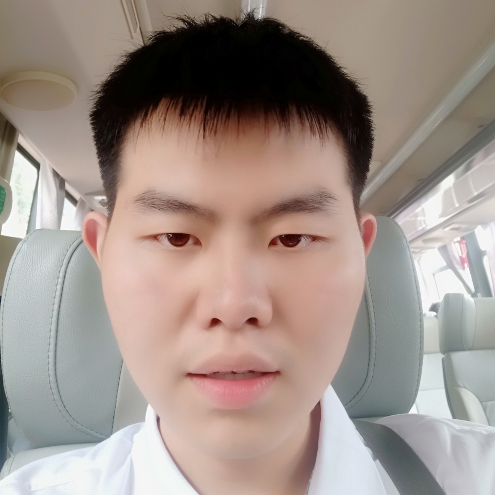 袁琳的照片