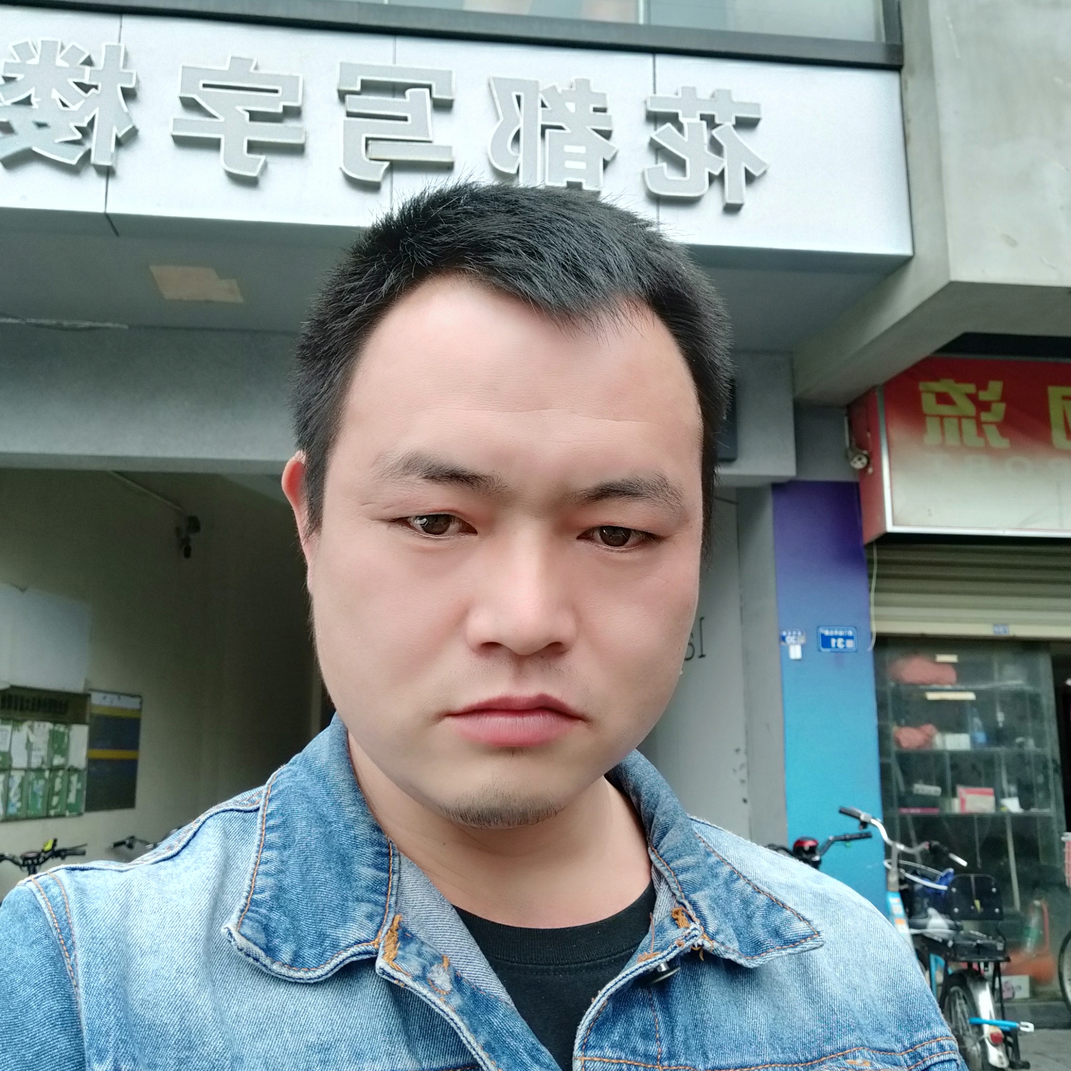 热心用羽毛的照片
