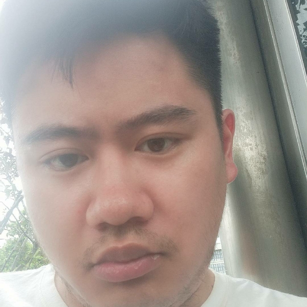 高大崖悔的照片