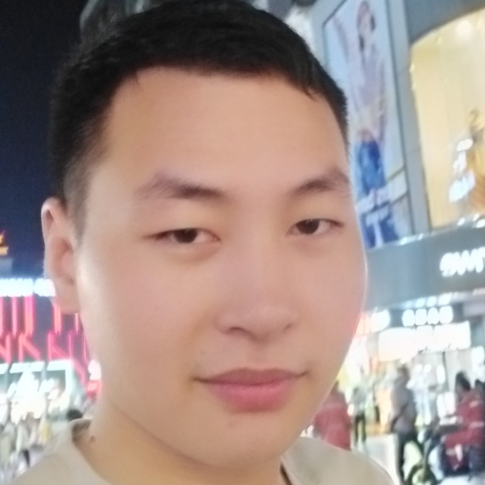 调皮倾心板栗的照片