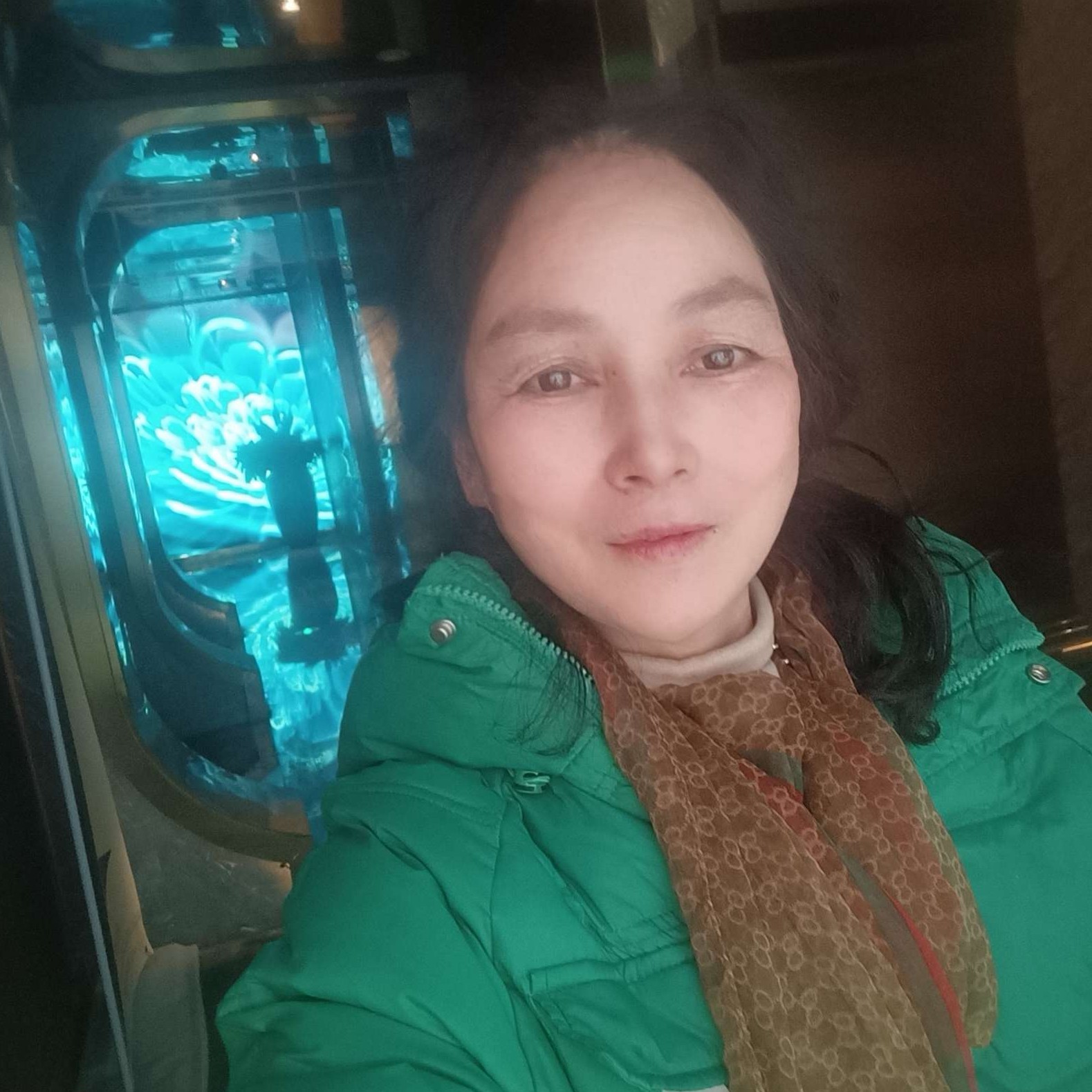 吃草莓de科兹莫的照片