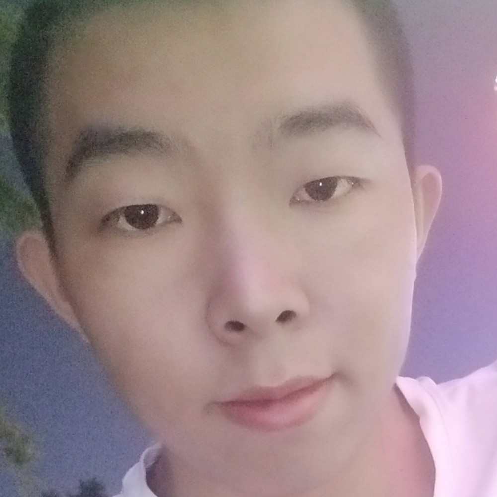 一个人回眸发呆的照片