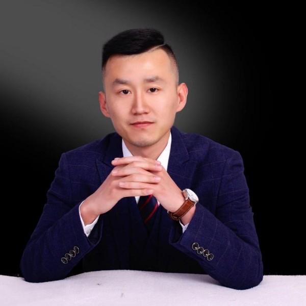 帅领凤骚的照片