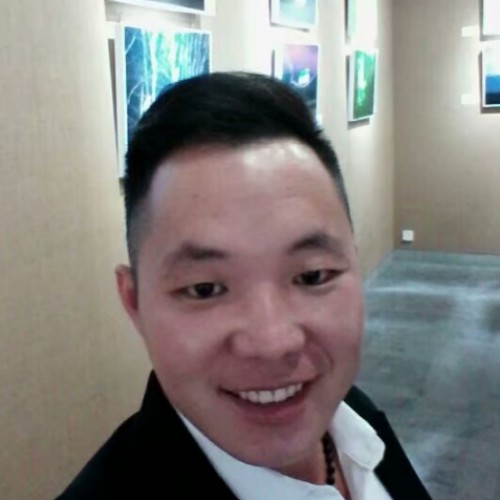暴风雨中战斗的海的照片
