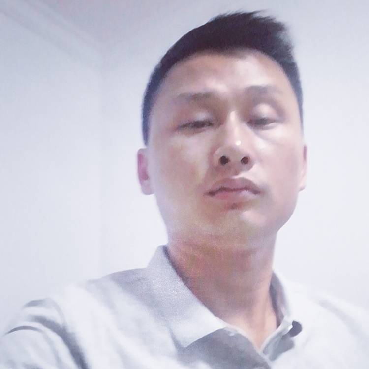 默默漫步冷眸的照片