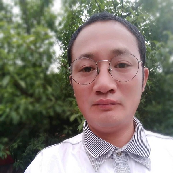 我们的爱恋蓝天的照片
