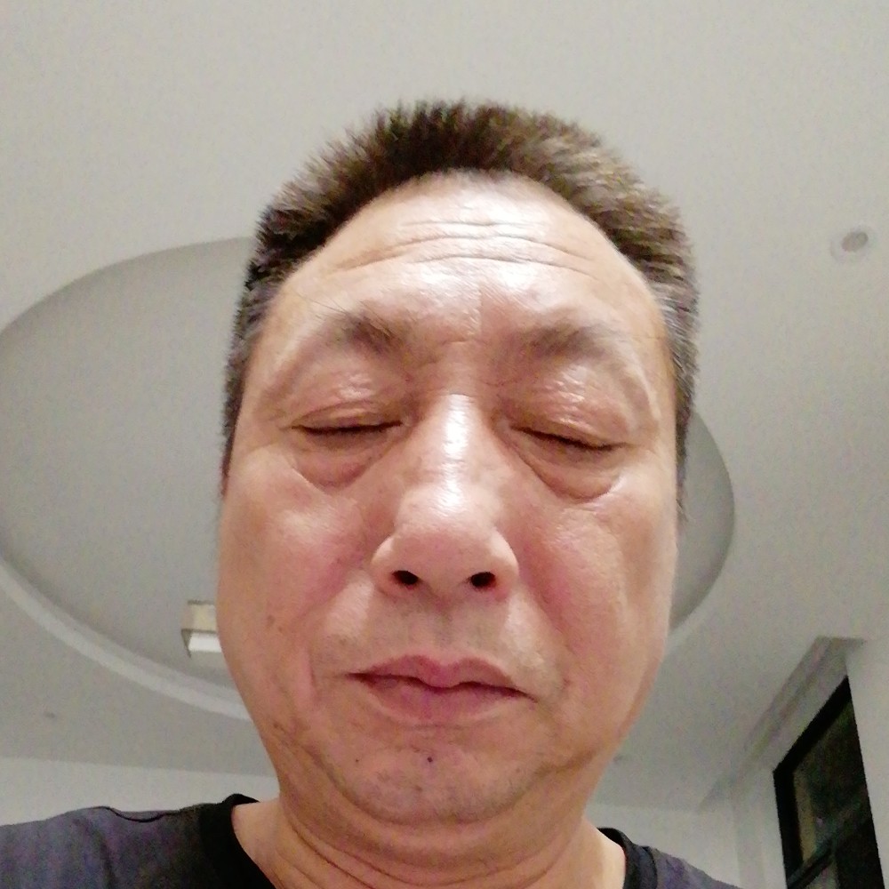 蓝天白云就是金山的照片