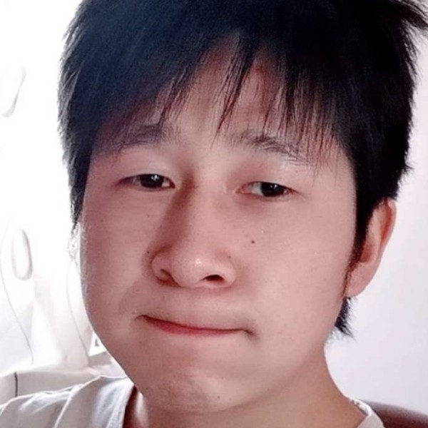 微笑的陌生人的照片