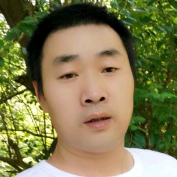 谨慎挽手糖豆的照片