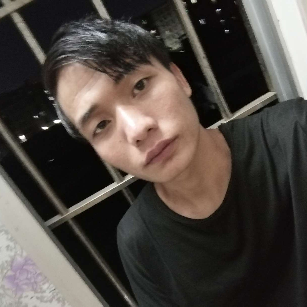 含羞草挽手爱听歌的照片