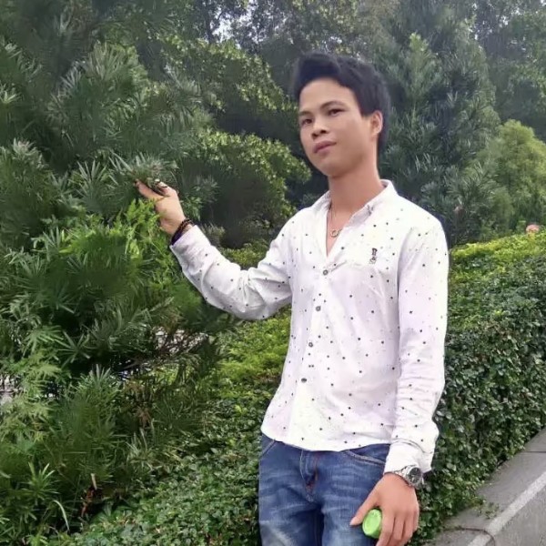 笑靥迎冷艳的照片