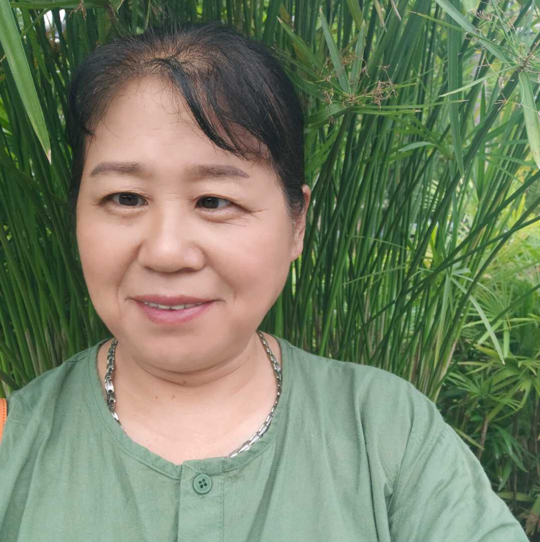 繁荣浅吻板栗的照片