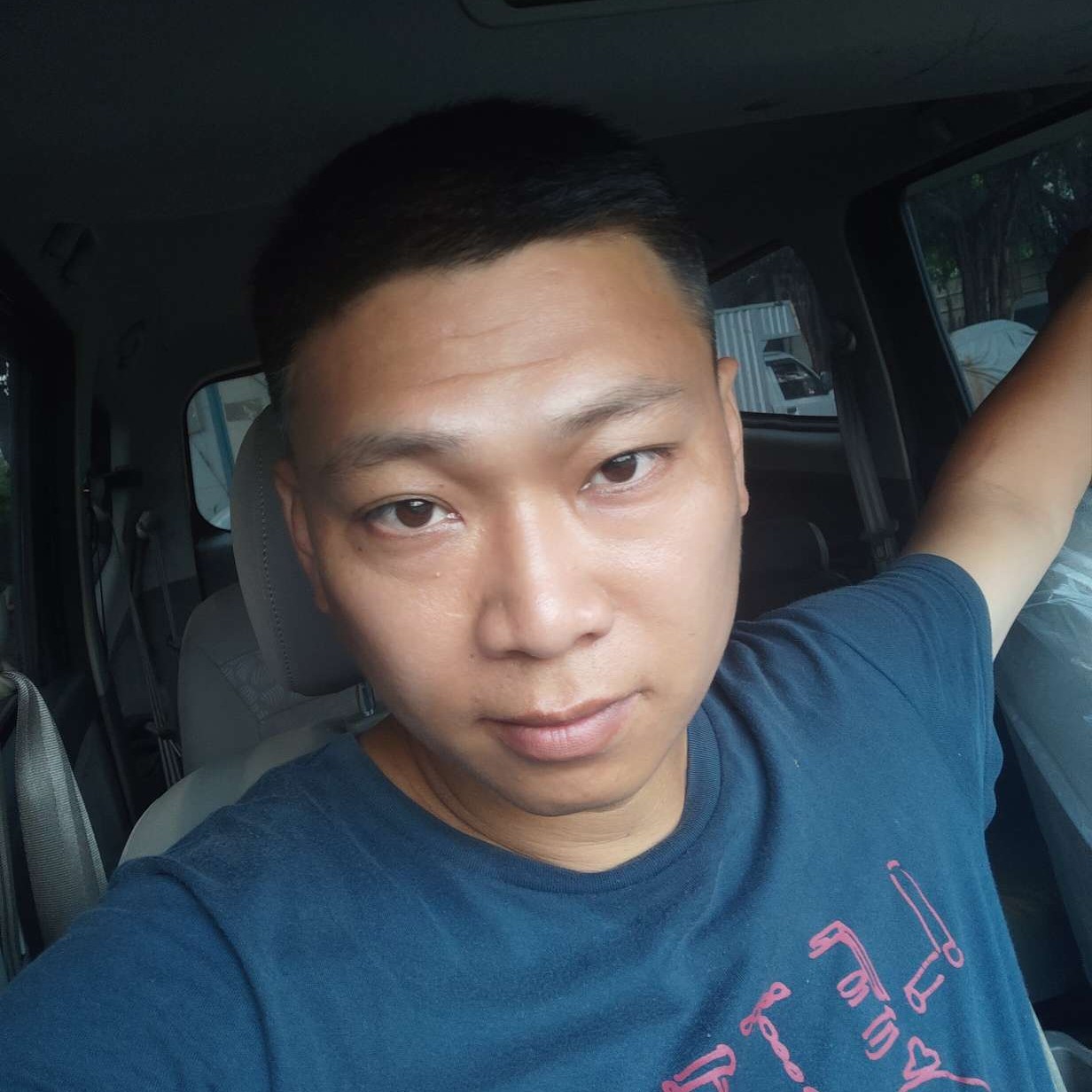 沐樱邂逅鲤鱼的照片