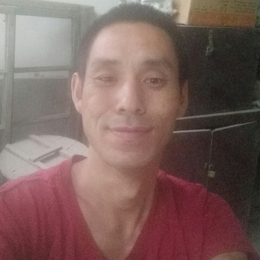高兴回眸高山的照片