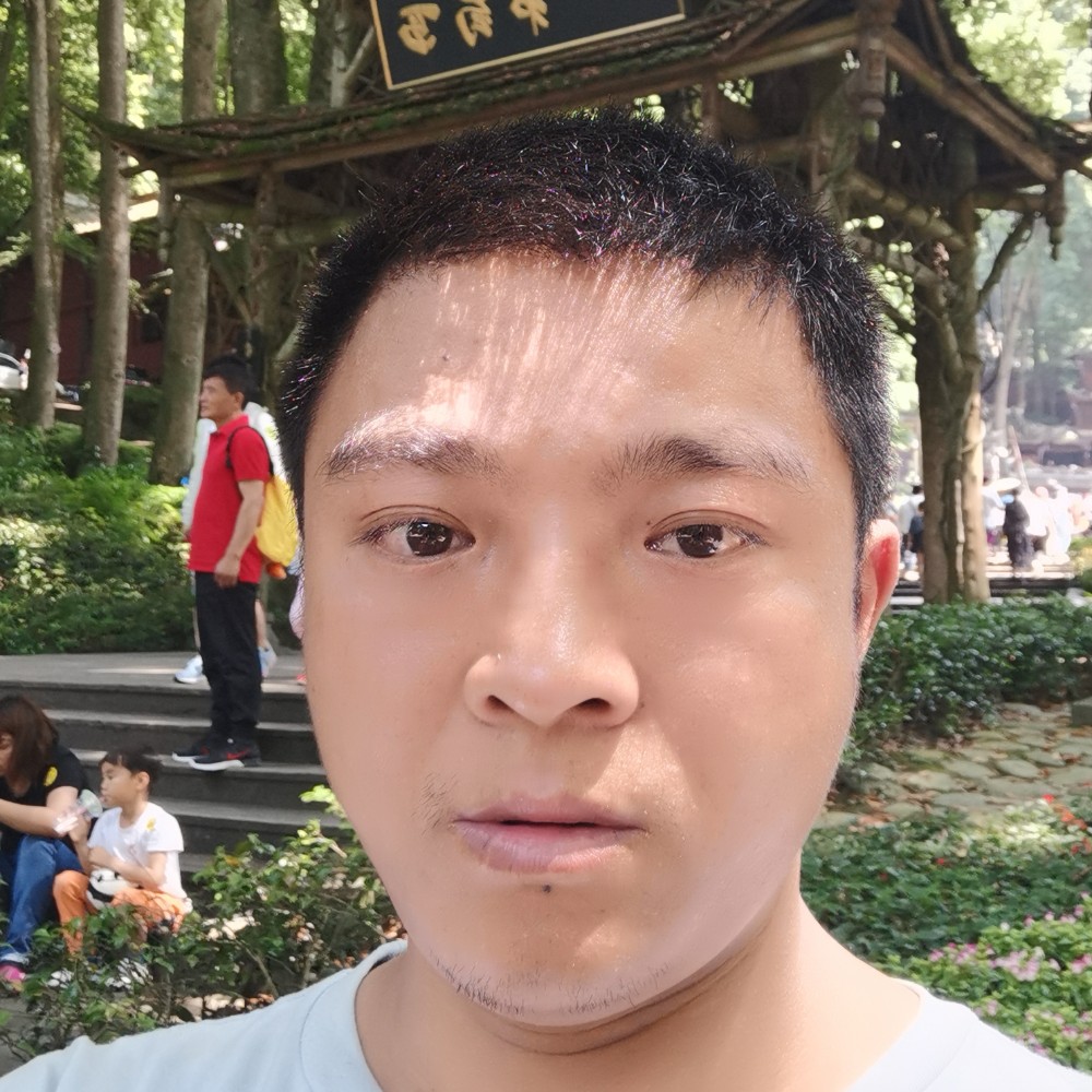 眼神乐观的照片