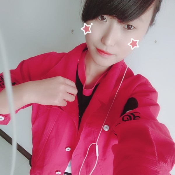 阔达爱草莓的照片