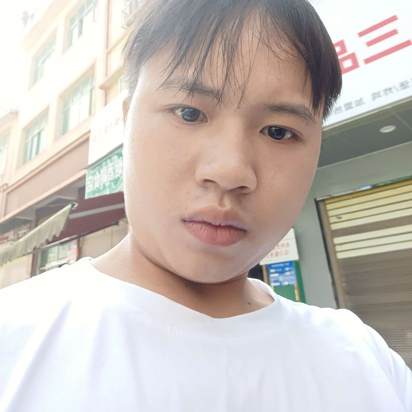 落寂拿星月的照片