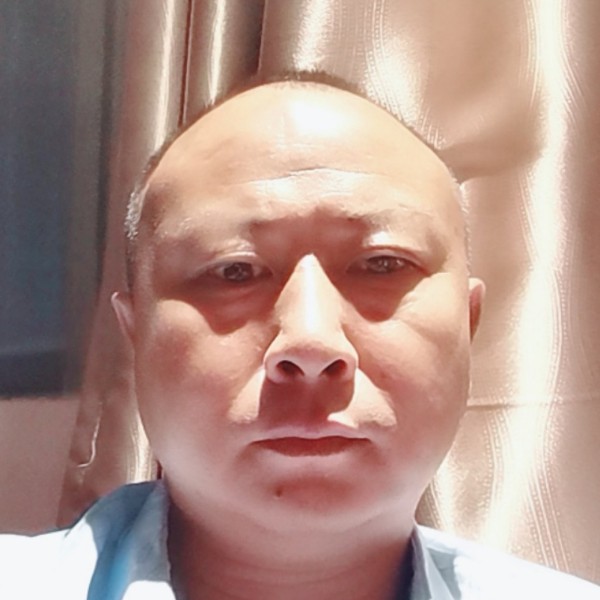 搞怪爱恋服饰的照片