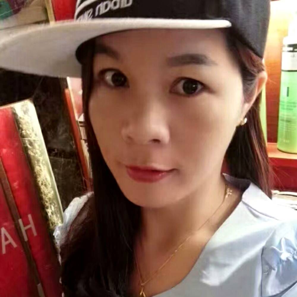 小蝴蝶遇見调皮的照片