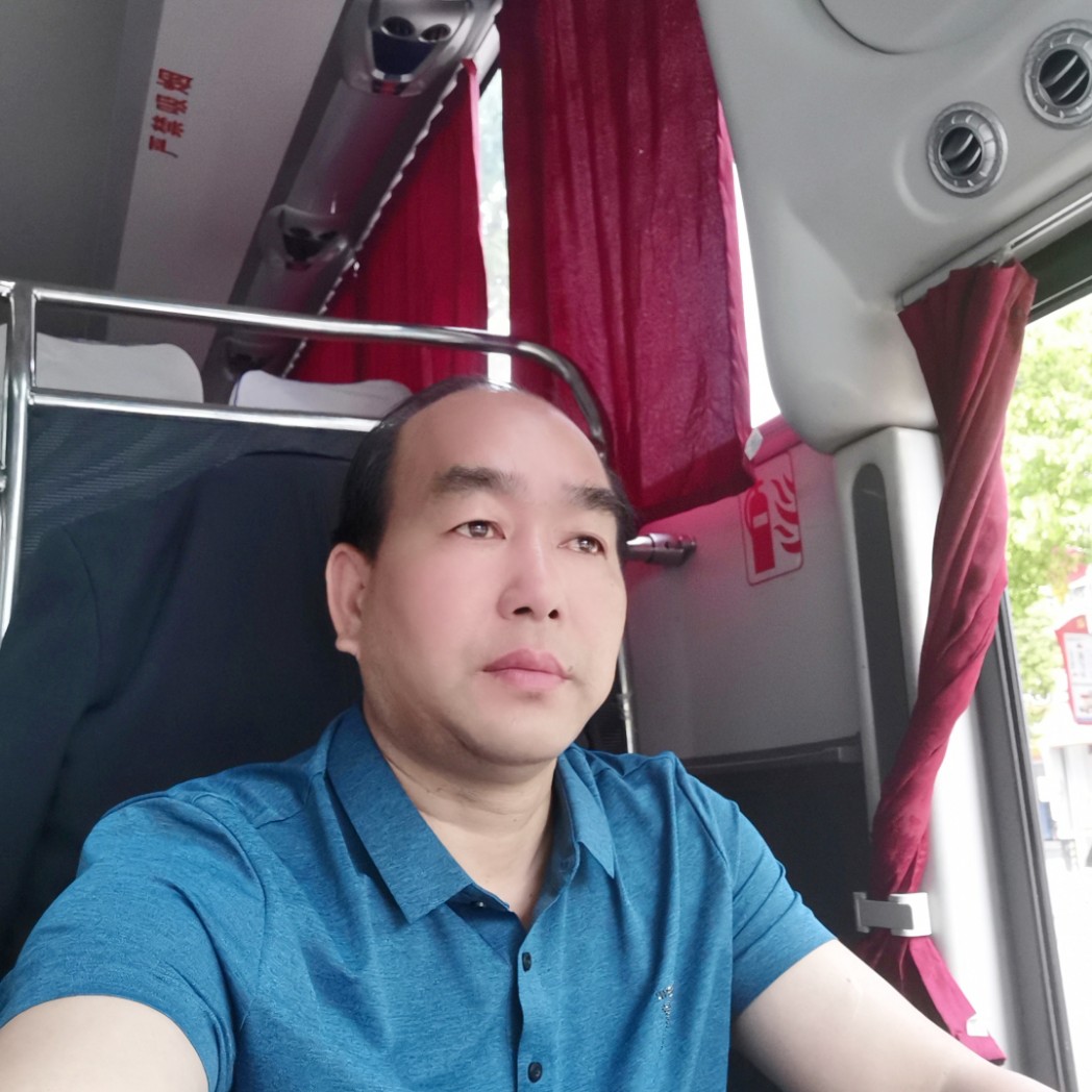爱听歌和帽子的照片
