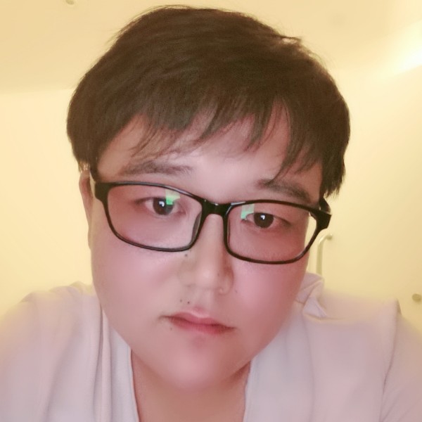白衣未青的照片