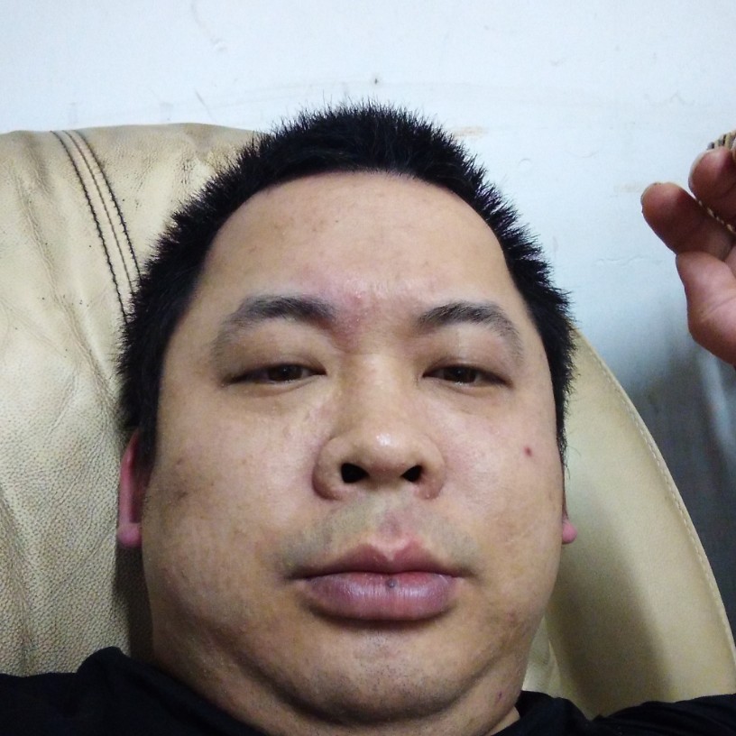 香烟配火柴l的照片