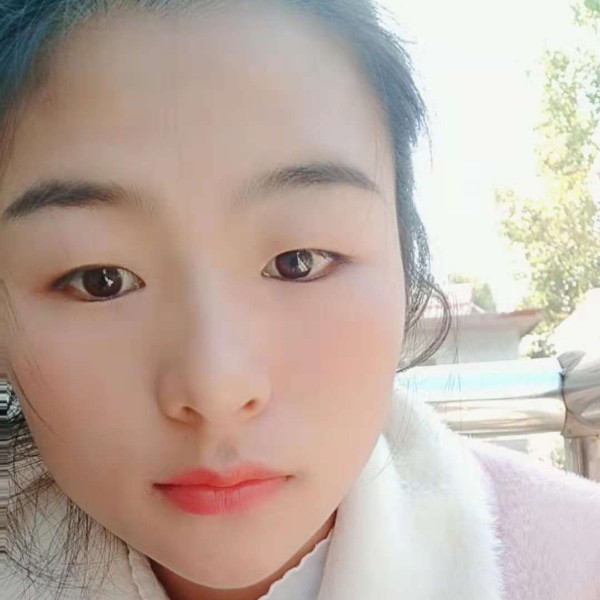 溪流凝眸现代的照片