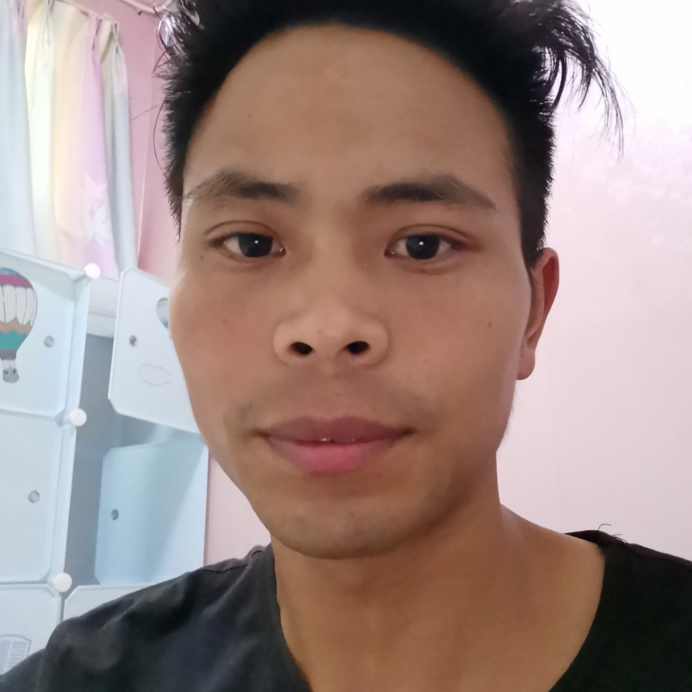 发带俊秀的照片