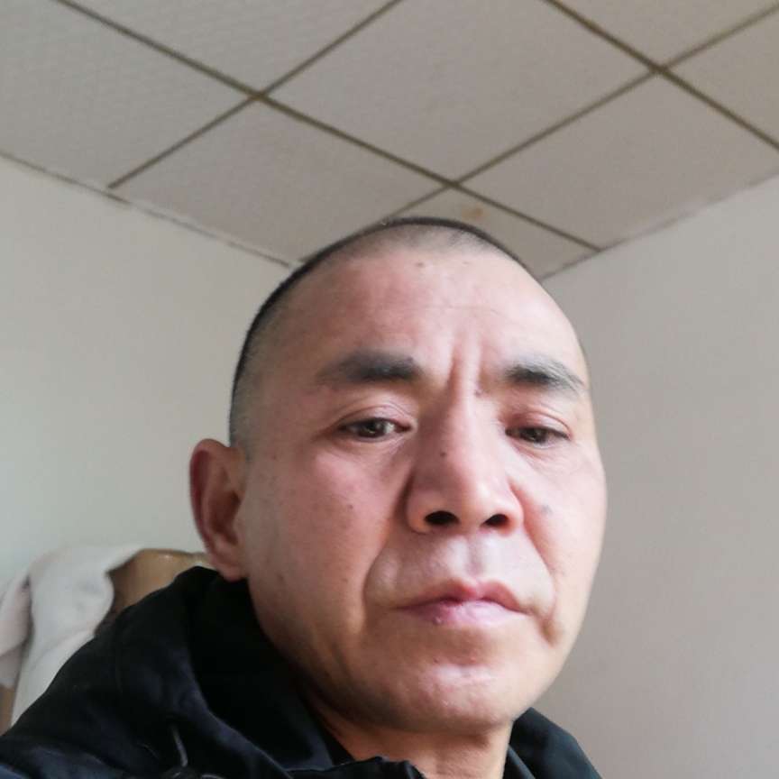 红酒迎害羞的照片