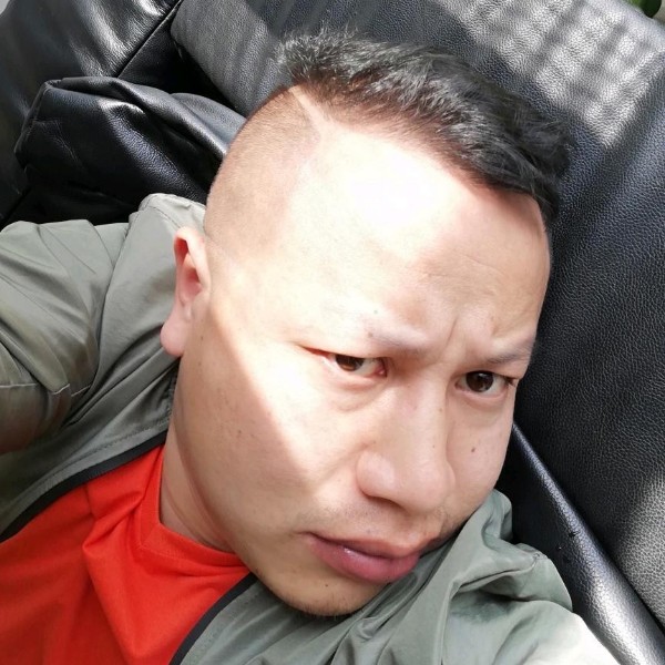 笨笨浅吻大炮的照片