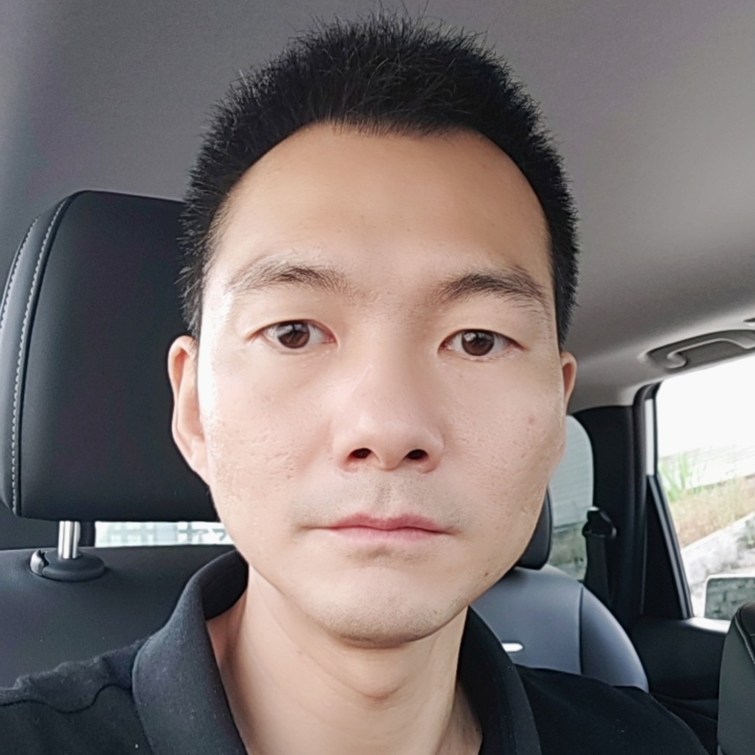龙丘易高的照片