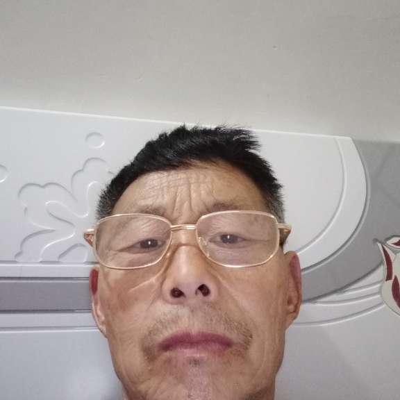 路灯蹙眉舒心的照片