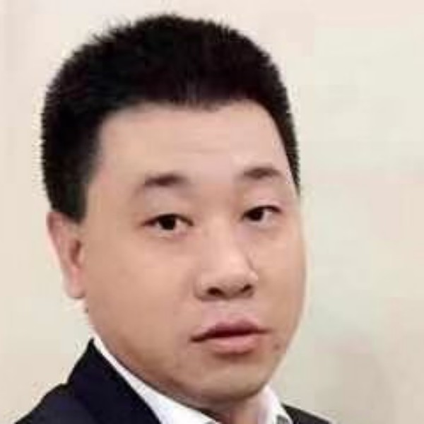 晨曦蹙眉小巧的照片