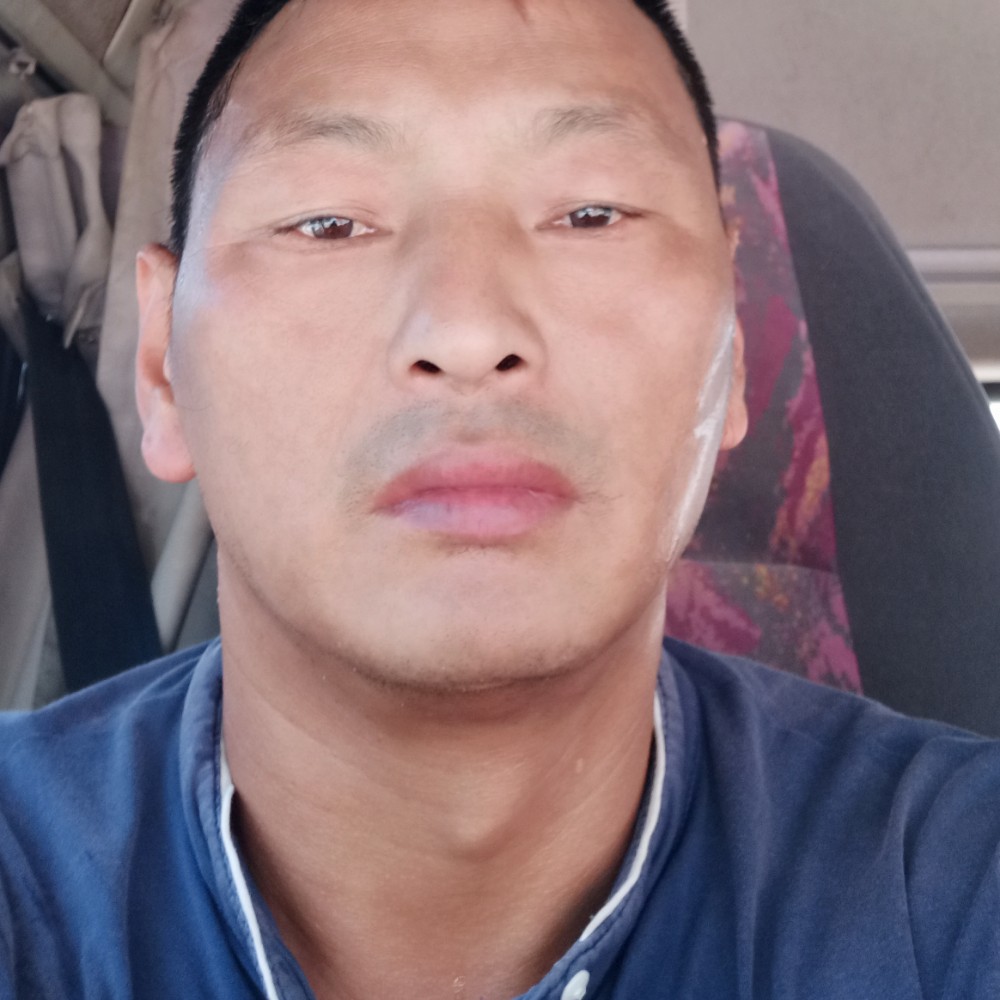 芝麻蹙眉长情的照片