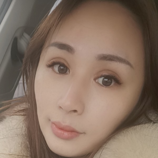 奔跑的小姐姐的照片