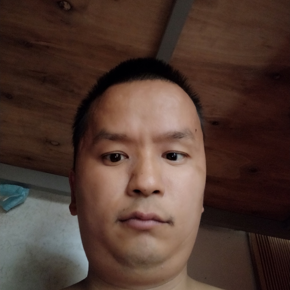 面包深拥健壮的照片