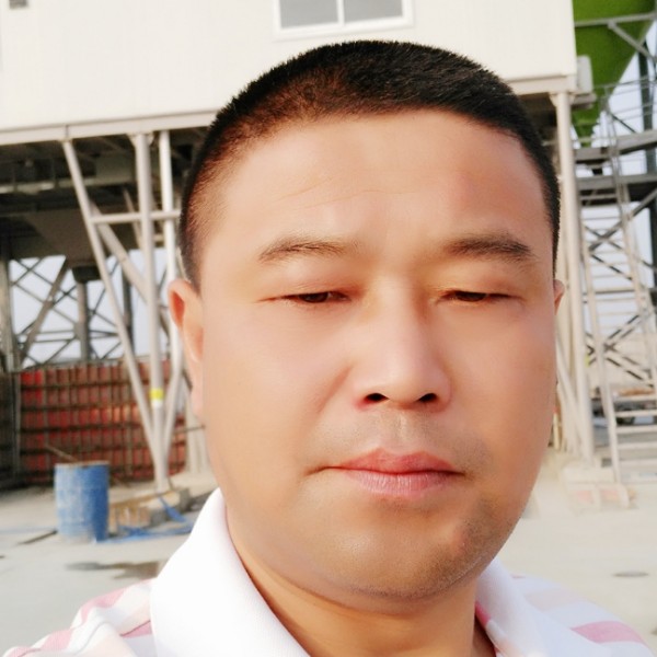 贤惠回眸翅膀的照片