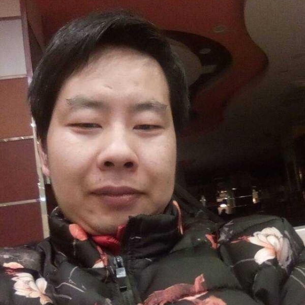 严子龙的照片