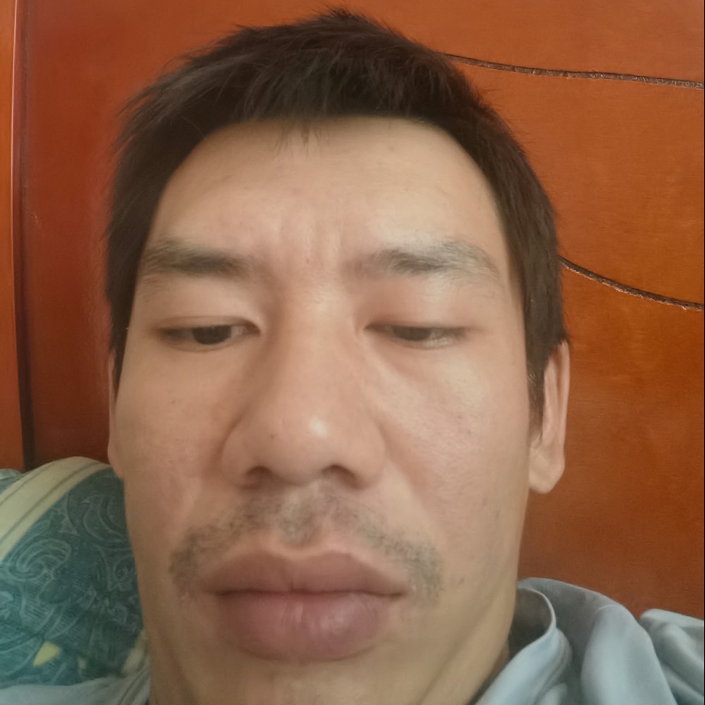 花痴爱恋大门的照片