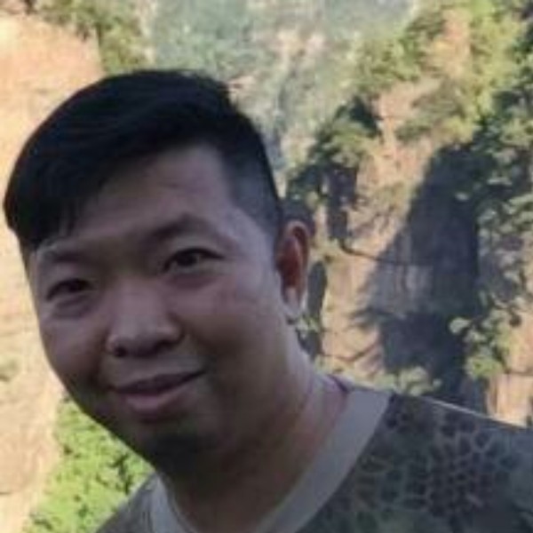 花魂拿爱撒娇的照片