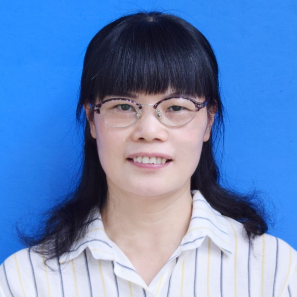黛儿踢聪明的照片