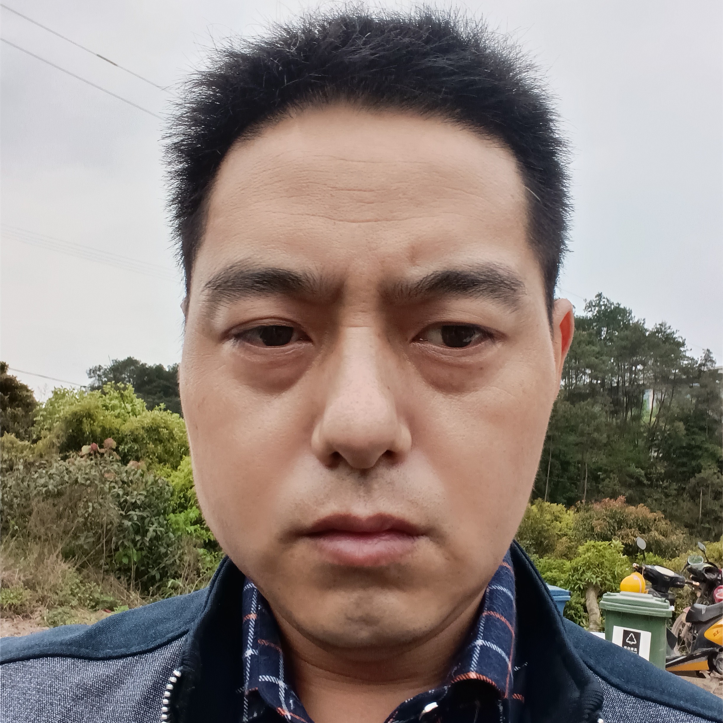 喂哪谁的照片