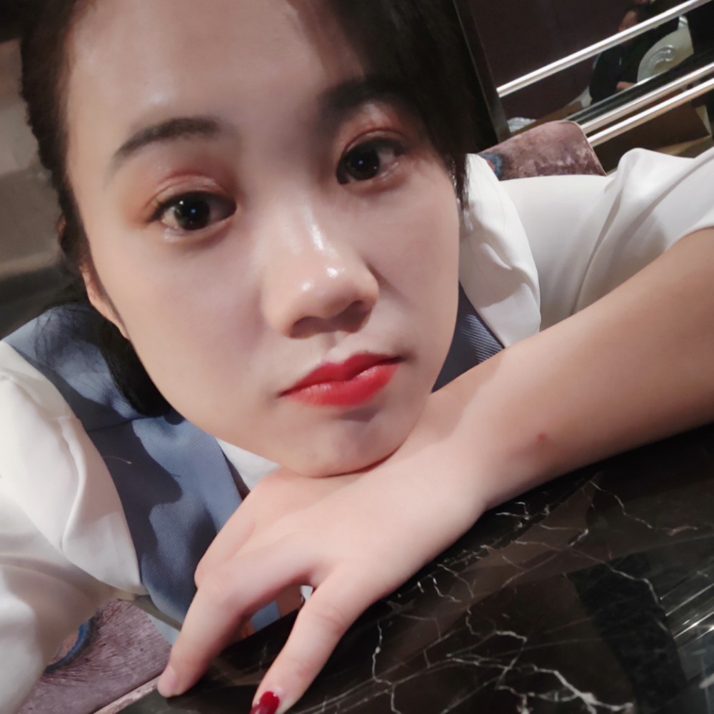 动人高跟鞋的照片