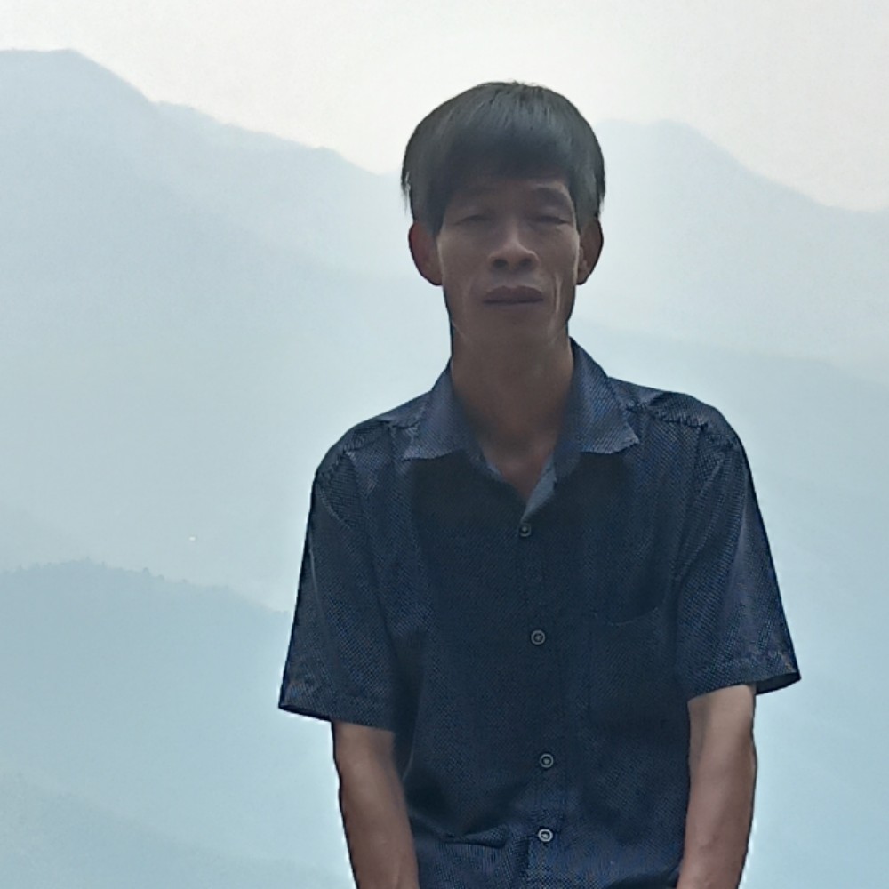 电源蹙眉欣慰的照片